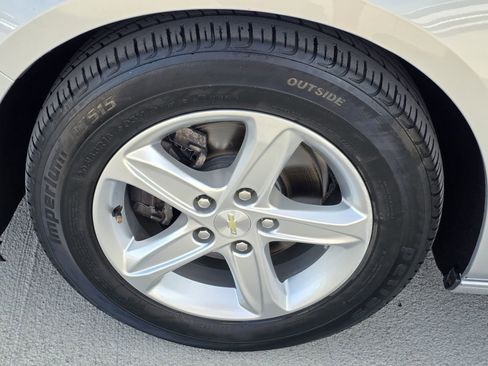 Used 2021 Chevrolet Malibu LS image 32