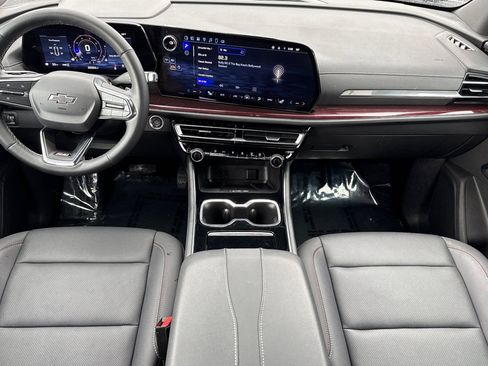 Used 2025 Chevrolet Traverse Z71 image 16