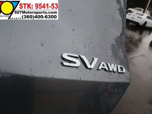 Used 2018 Nissan Rogue SV AWD/4WD image 16