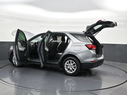 Used 2024 Chevrolet Equinox LS FWD image 36
