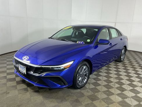 Used 2024 Hyundai Elantra SEL FWD image 4