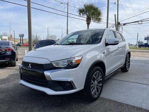 Used 2016 Mitsubishi Outlander Sport ES image 2