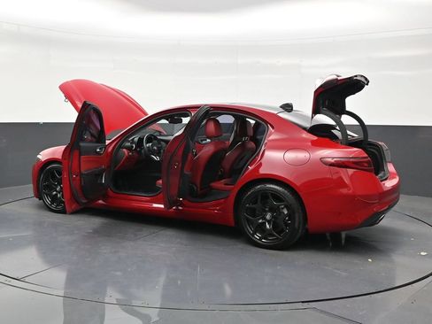 Used 2021 Alfa Romeo Giulia Sprint w/ Nero Edizione RWD image 31