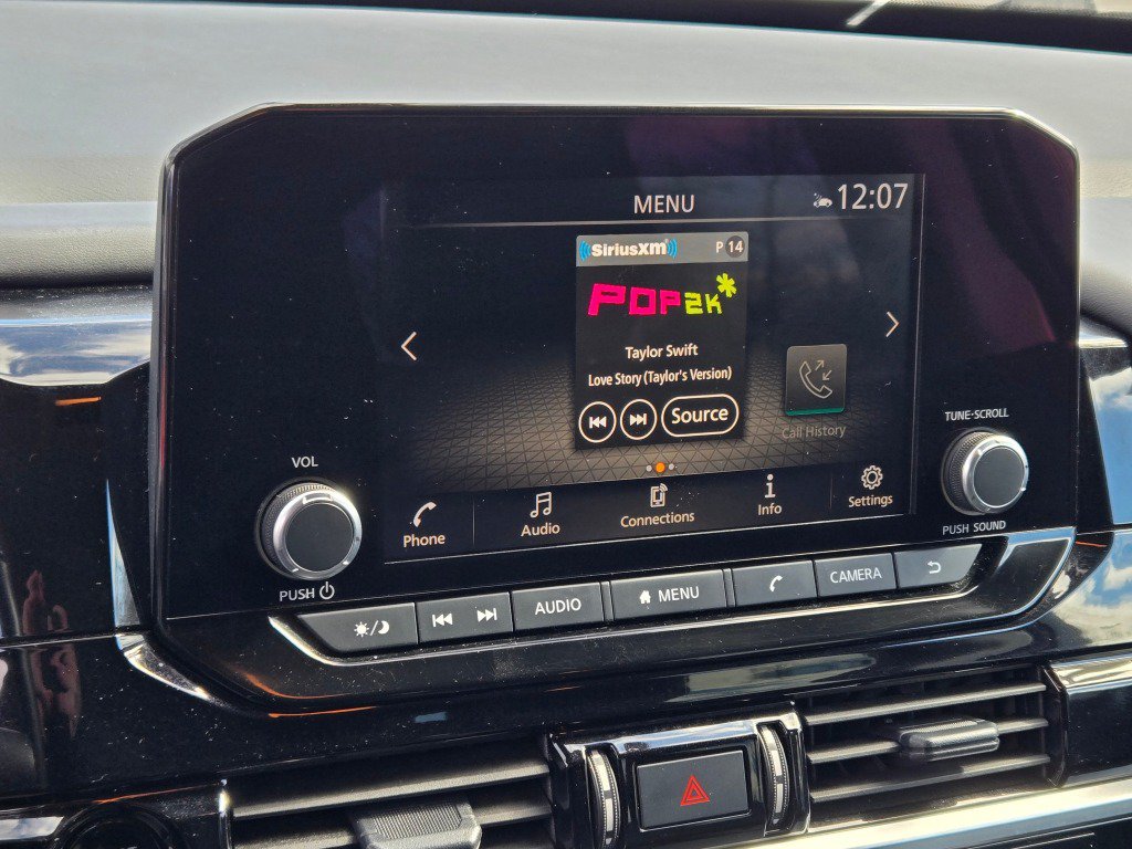 Used 2025 Nissan Pathfinder SV AWD/4WD image 27