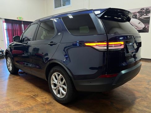 Used 2018 Land Rover Discovery SE image 6