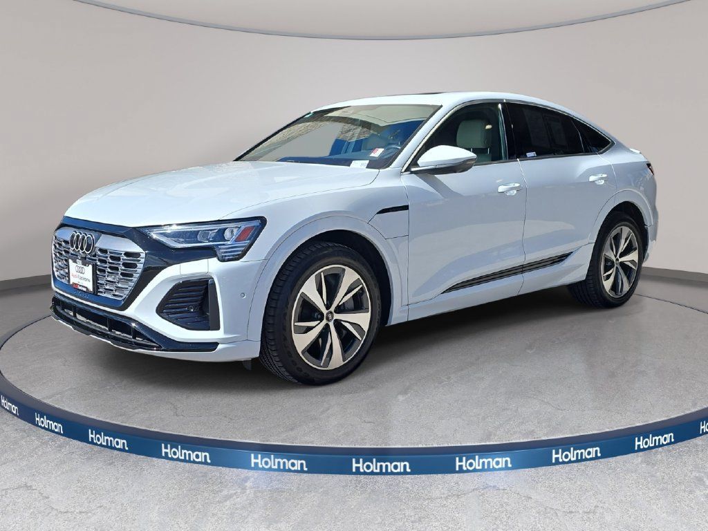 Used 2024 Audi Q8 e-tron Premium Plus w/ Premium Plus Package AWD/4WD image 1