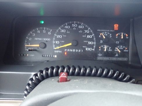 Used 1999 Chevrolet Tahoe Z71 w/ Preferred Equipment Group image 4