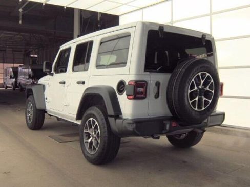 Used 2024 Jeep Wrangler Sport S image 5