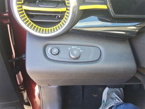 Certified 2024 Chevrolet Trax ACTIV w/ Sunroof Package image 38