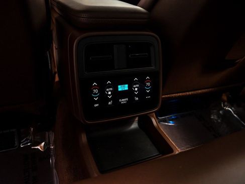 Used 2022 Porsche Taycan Turbo S image 31