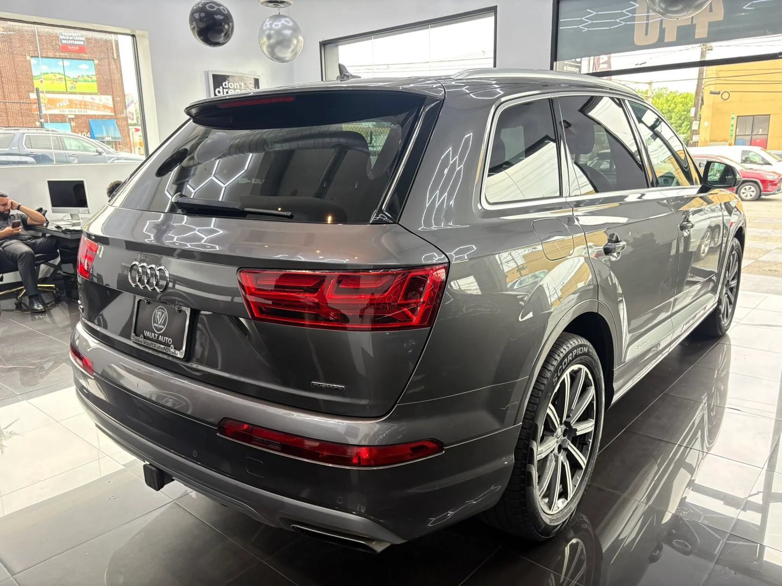Used 2018 Audi Q7 2.0T Premium Plus w/ Premium Plus Package AWD/4WD image 4