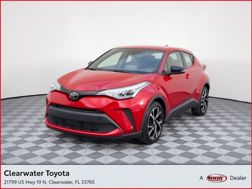 Used 2022 Toyota C-HR XLE FWD image 1