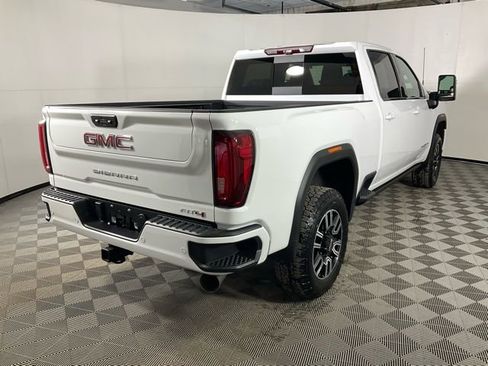 Used 2023 GMC Sierra 2500 AT4 w/ AT4 Premium Plus Package image 9