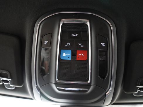 Used 2024 Jeep Grand Cherokee L Laredo image 30