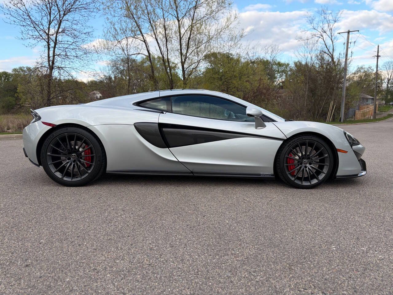 Used 2017 McLaren 570S RWD image 10