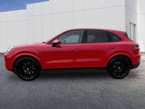 Used 2025 Porsche Cayenne AWD/4WD image 2