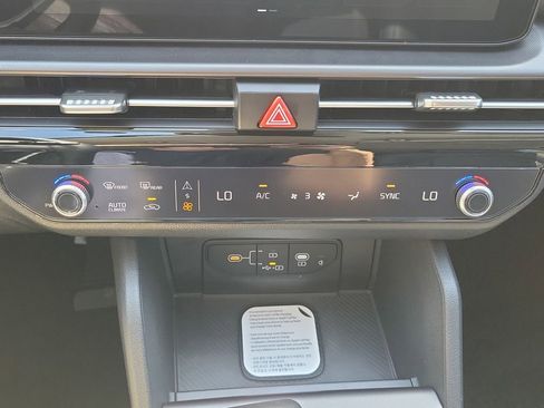 New 2026 Kia Sportage EX image 33