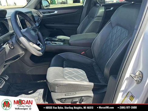 Used 2024 Volkswagen Atlas Cross Sport SEL Premium R-Line AWD/4WD image 20
