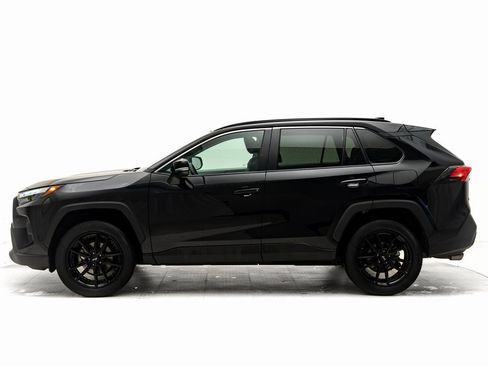 Used 2025 Toyota RAV4 XLE Premium image 31