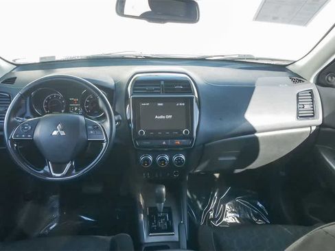 Used 2021 Mitsubishi Outlander Sport SE image 11
