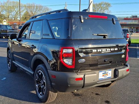 Used 2025 Ford Bronco Sport Outer Banks w/ Outer Banks Tech Package+ AWD/4WD image 4