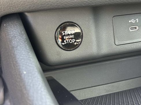Used 2026 Nissan Rogue SV FWD image 34