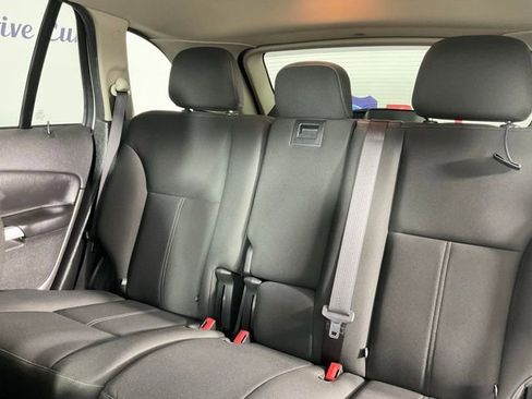 Used 2013 Ford Edge SE image 16