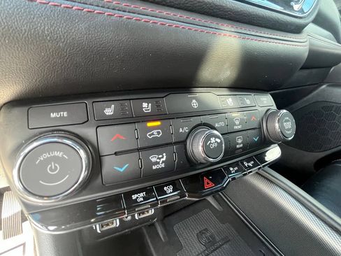 Used 2022 Dodge Durango R/T w/ Blacktop Package AWD/4WD image 36