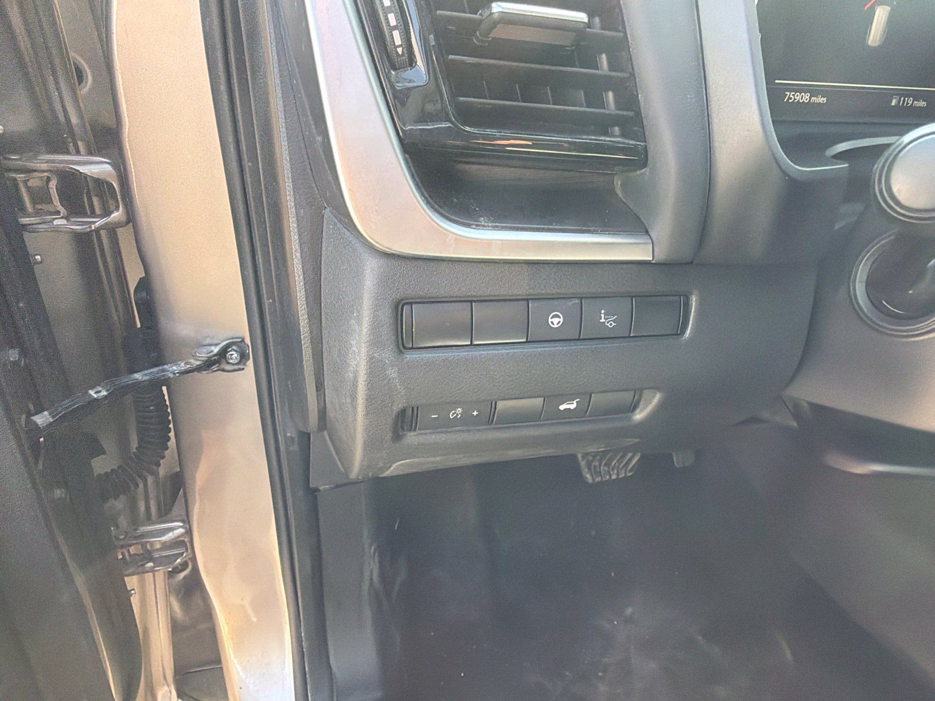 Used 2021 Nissan Rogue Platinum FWD image 15
