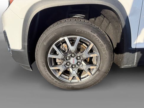 Used 2023 GMC Acadia SLT image 9