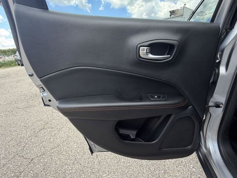 Used 2019 Jeep Compass Limited AWD/4WD image 23