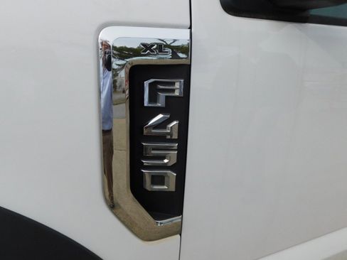 Used 2018 Ford F450 XL w/ XL Value Package image 9