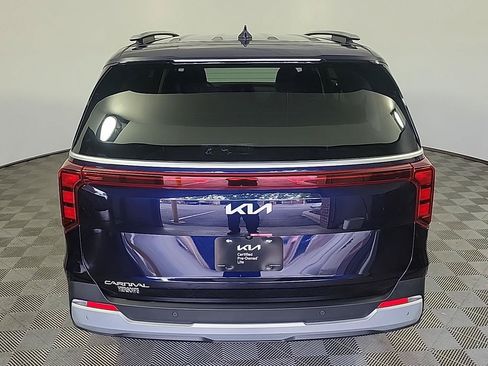 Used 2026 Kia Carnival EX FWD image 5