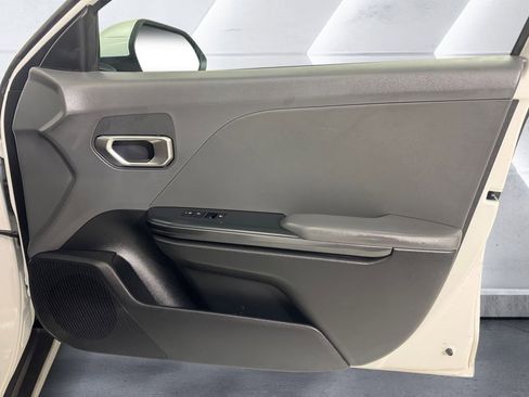 Used 2025 Kia K4 LX image 15