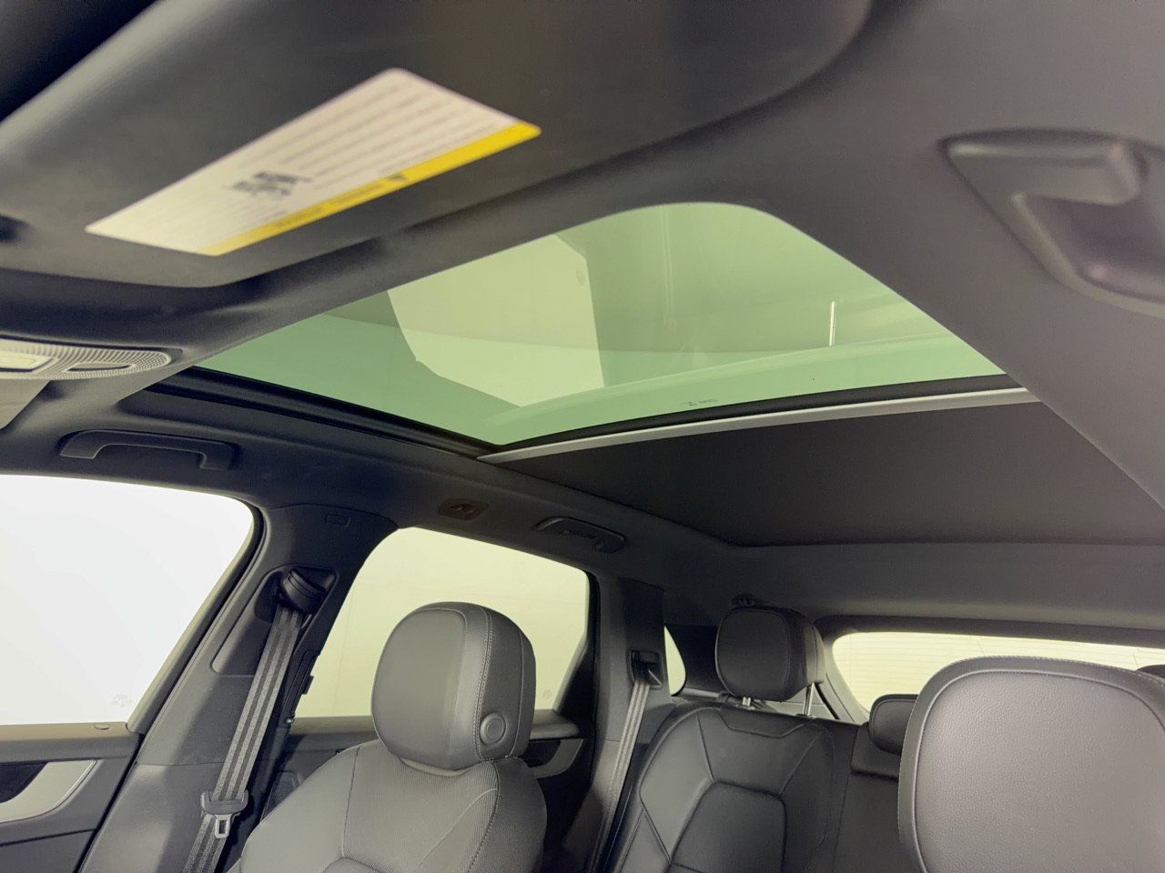 Certified 2024 Porsche Cayenne AWD/4WD image 30