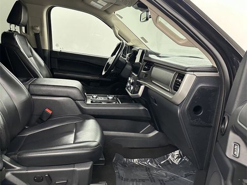 Used 2024 Ford Expedition Max XLT image 44