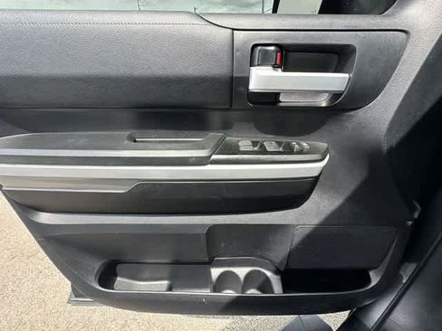 Used 2021 Toyota Tundra SR5 w/ SR5 Upgrade Package AWD/4WD image 15