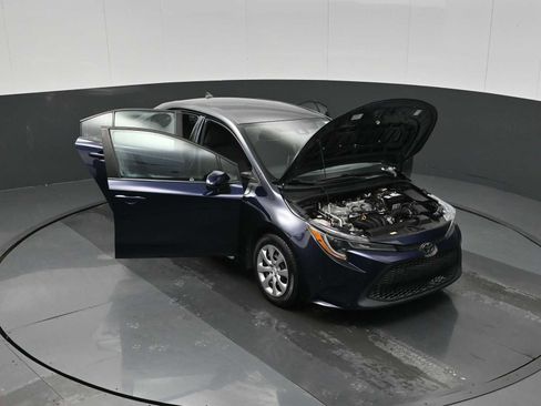 Used 2021 Toyota Corolla LE image 26