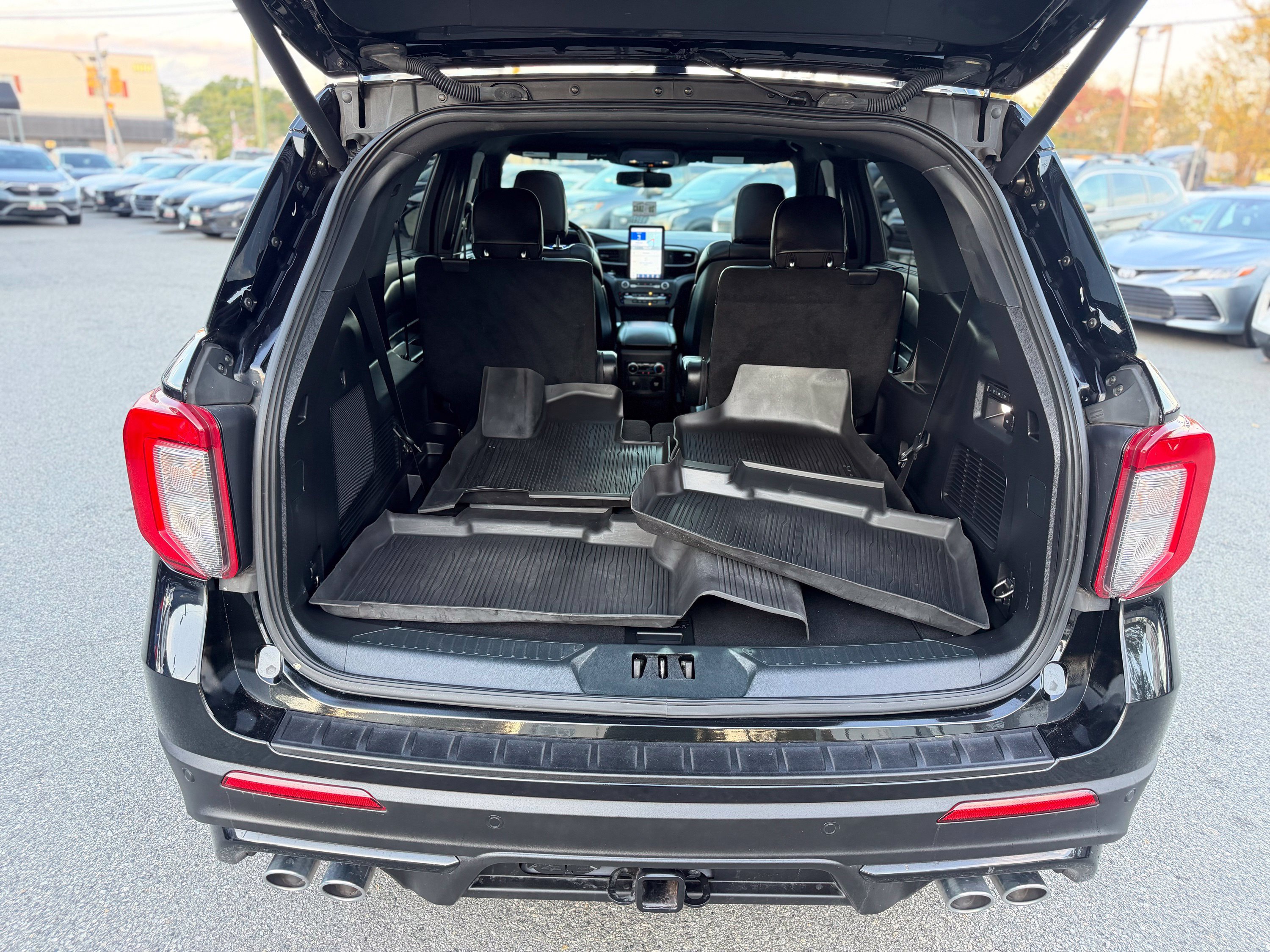 Used 2020 Ford Explorer ST w/ Premium Technology Package AWD/4WD image 10