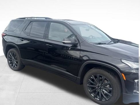 Used 2023 Chevrolet Traverse RS w/ LPO, Floor Liner Package AWD/4WD image 2