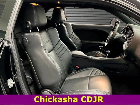 Used 2016 Dodge Challenger SRT Hellcat image 26