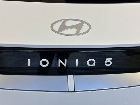 New 2026 Hyundai Ioniq 5 SEL image 21