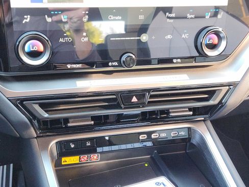 New 2026 Lexus TX 500h AWD image 13