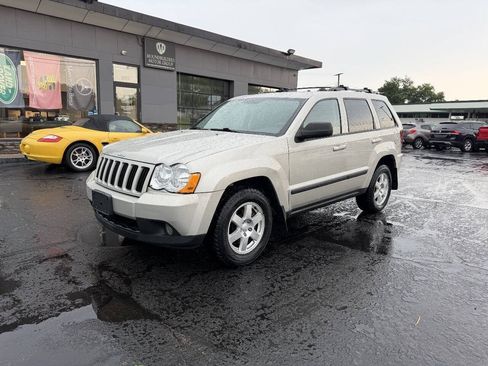 Used 2008 Jeep Grand Cherokee Laredo w/ Driver Convenience Group AWD/4WD image 2
