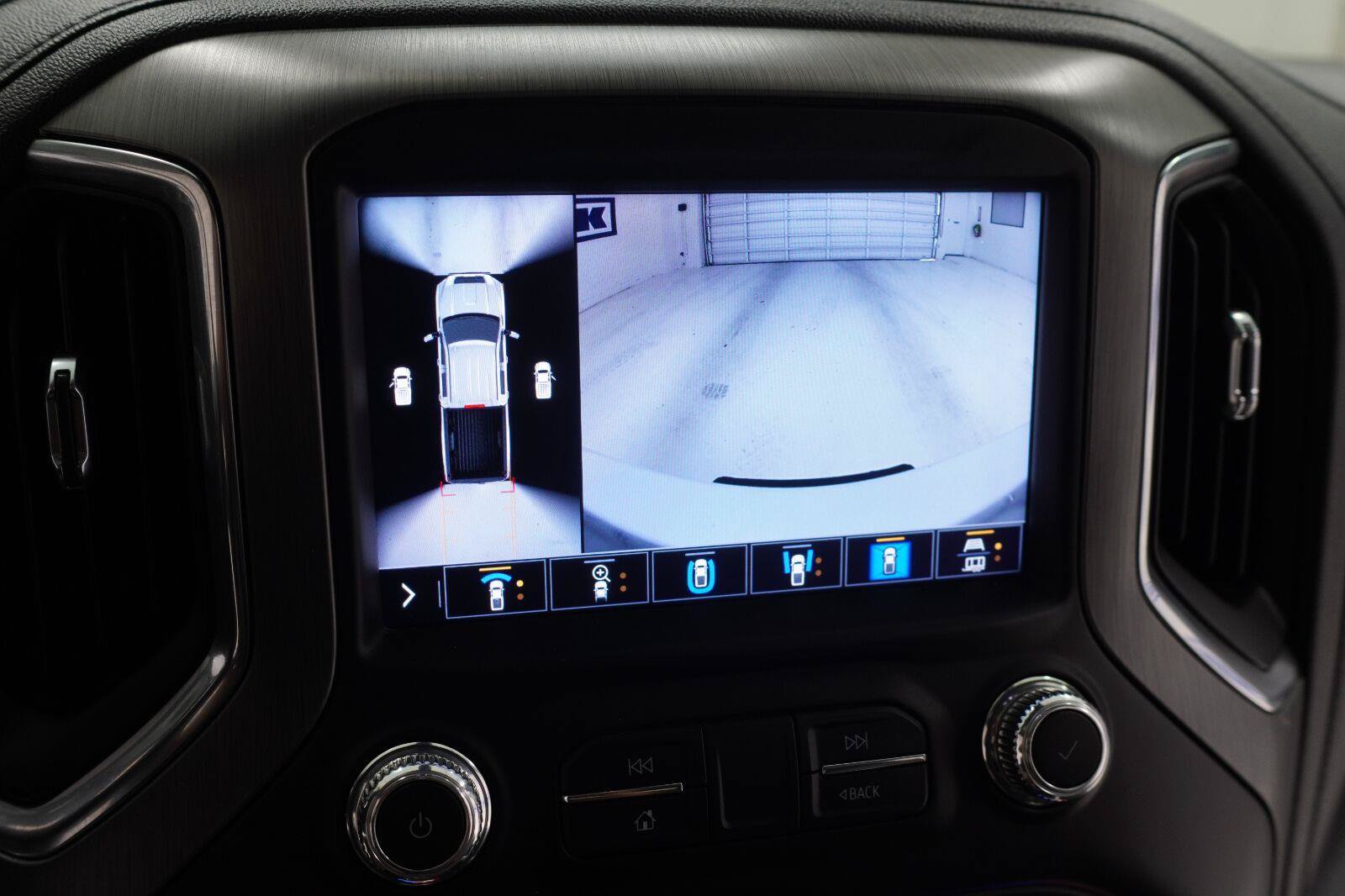 Used 2023 GMC Sierra 2500 Denali w/ Denali Ultimate Package AWD/4WD image 17