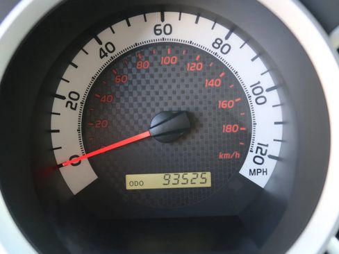 Used 2014 Toyota Tacoma PreRunner image 25