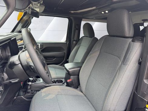 Certified 2024 Jeep Wrangler Sport AWD/4WD image 7