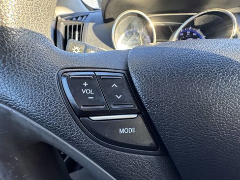 Used 2011 Hyundai Sonata GLS image 14