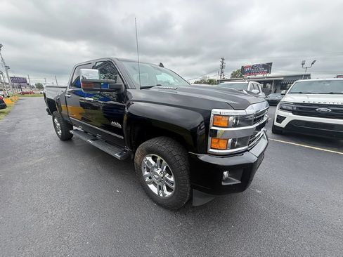 Used 2019 Chevrolet Silverado 2500 High Country w/ Duramax Plus Package AWD/4WD image 1