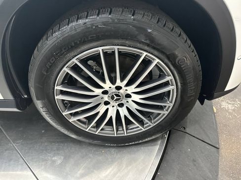 Certified 2025 Mercedes-Benz GLC 300 image 10